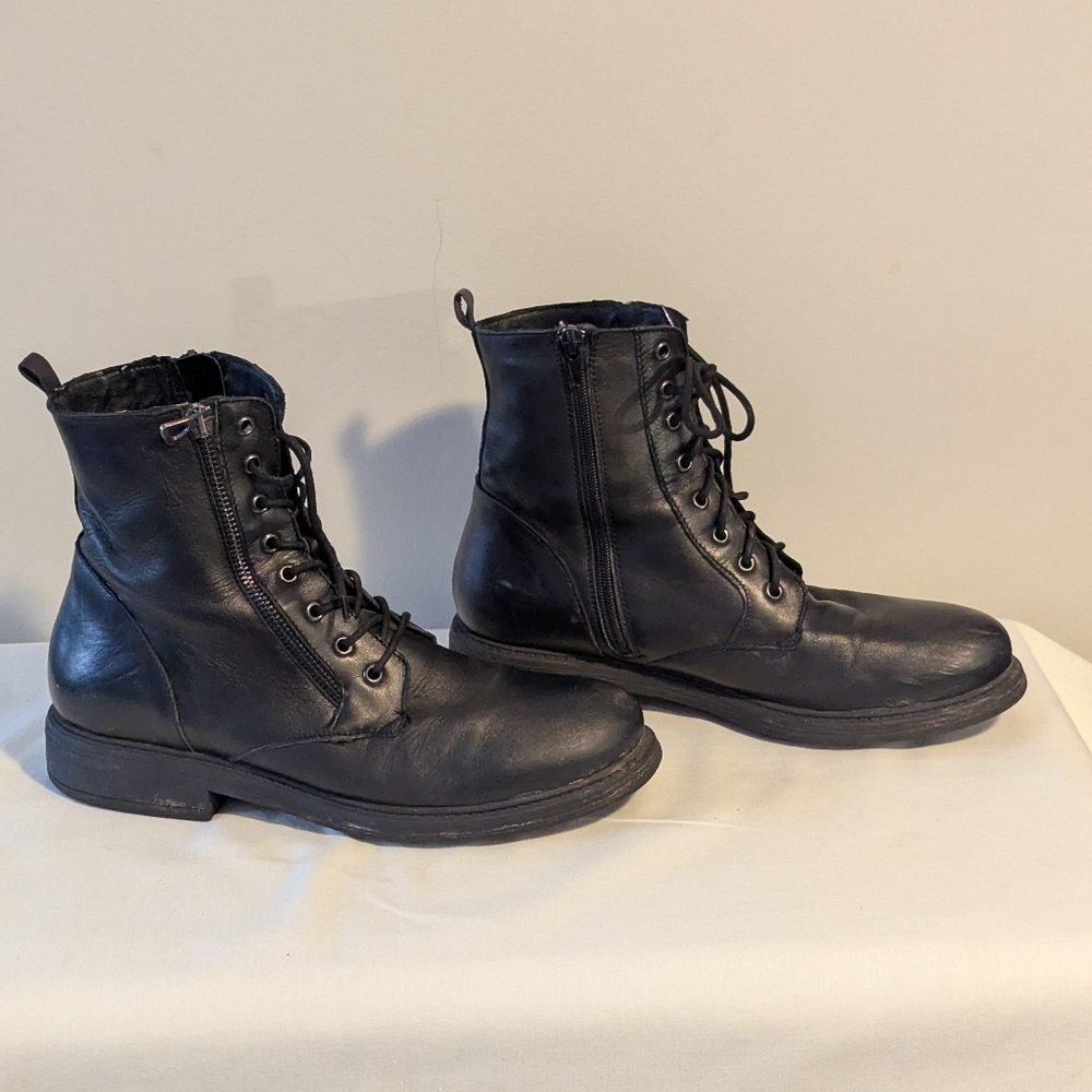 Made In Italy. Black Leather Women's  Combat Style, Above Ankle,  Boots. GUC.